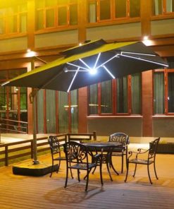 Ô lệch tâm có đèn 3x3m hợp kim có đèn LED dạng thanh dài màu trắng kem đế nhựa đổ nước