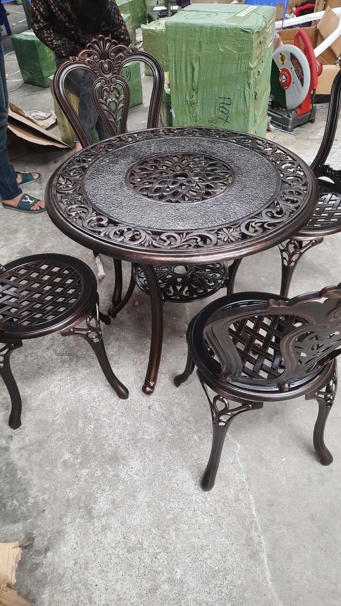 ban ghe ngoai troi 2