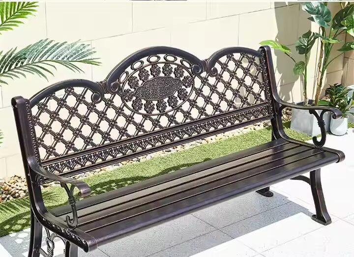 ghe cong vien 1 3 e1746780220950